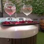 Daire Belleza With Private Jacuzzi