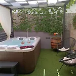 Belleza With Private Jacuzzi Daire *