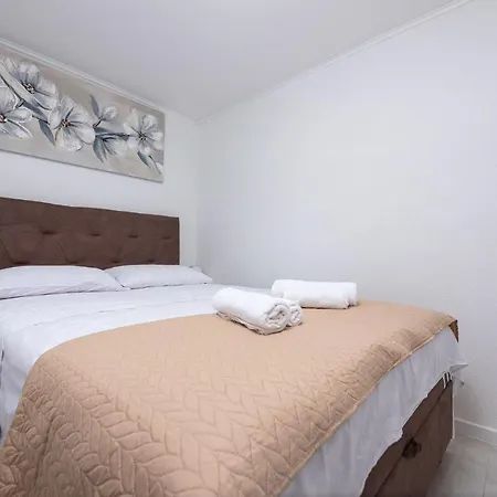 Belleza With Private Jacuzzi Apartamento Zadar