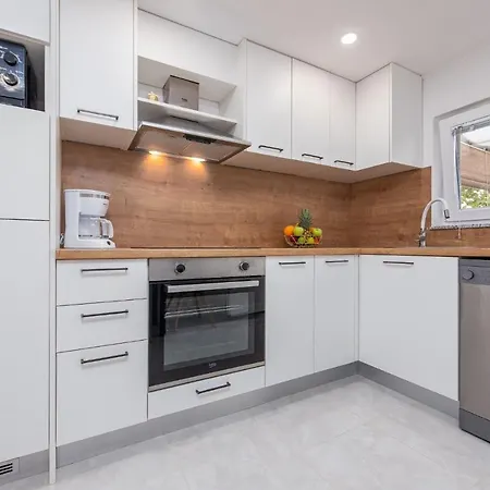 Belleza With Private Jacuzzi Appartement